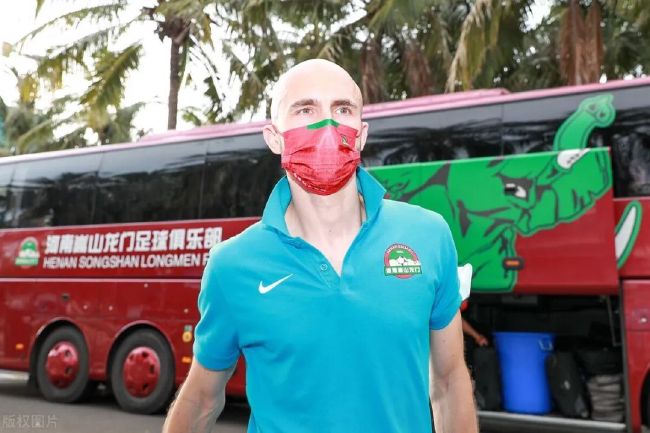 在2025年的暑期档，我们期待有更多好电影涌现银幕、有更多观众走进影院，期待中国电影在这个火热的夏天向阳而生。