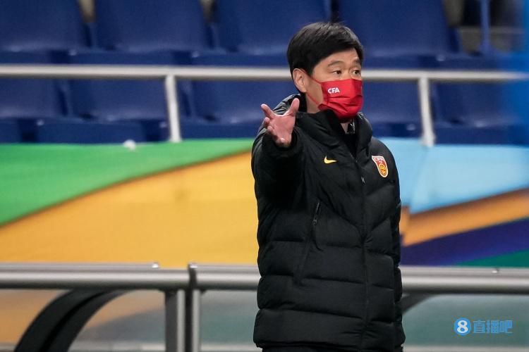 电影《爆水管》集合艾伦、杨皓宇、闫佩伦等喜剧演员，拍摄现场堪称包袱接力赛。